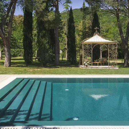 Villa Metelliano 10, Emma Cortona