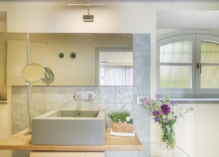 Metelliano 10, Emma كورتونا